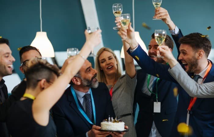 20 Amazing Employee Retirement Gift Ideas: Celebrate Their Achievements And Career